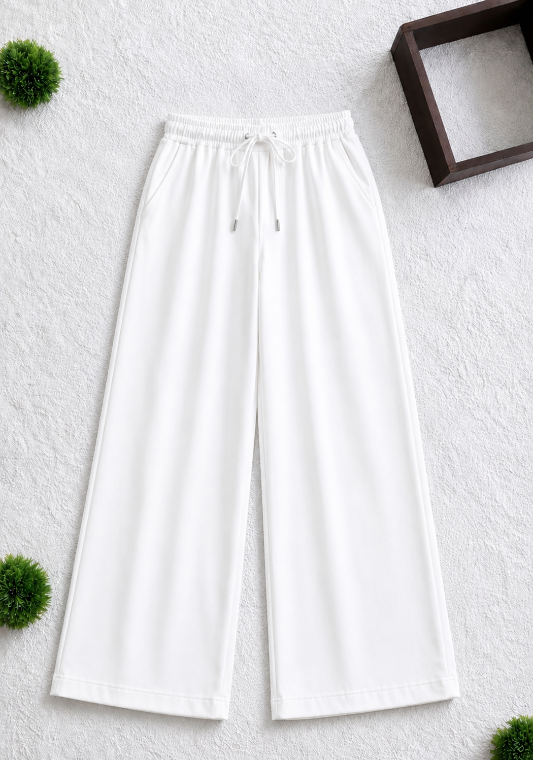 WHITE FLAPPER TROUSERS