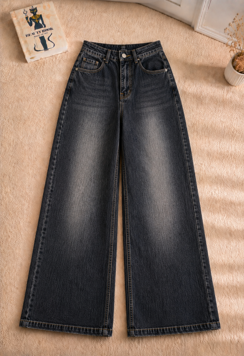 MALAYSIAN BLACK FADED FADED LEG BAGGY JEANS